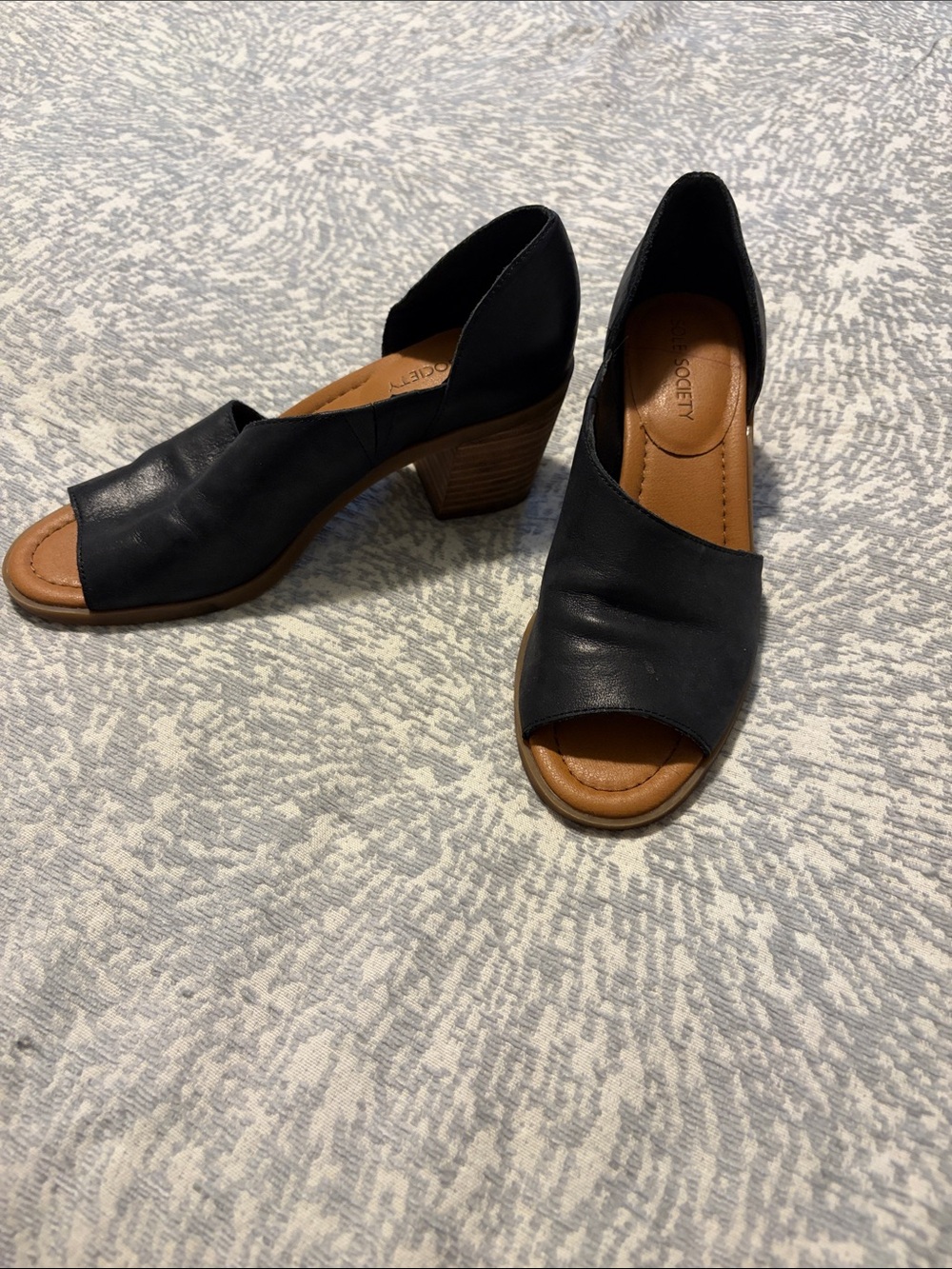 Sole Society Black Open-Toe Leather Block Heel Sandals